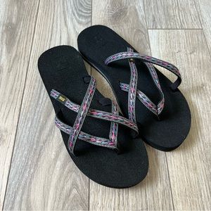 NEW Teva Olowahu pink black Flip Flops Sandals Size 9